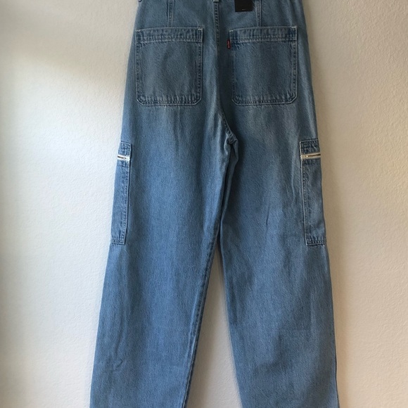 NWT Free People Levi’s 28x31 Super High rise Cargo - Picture 2 of 7